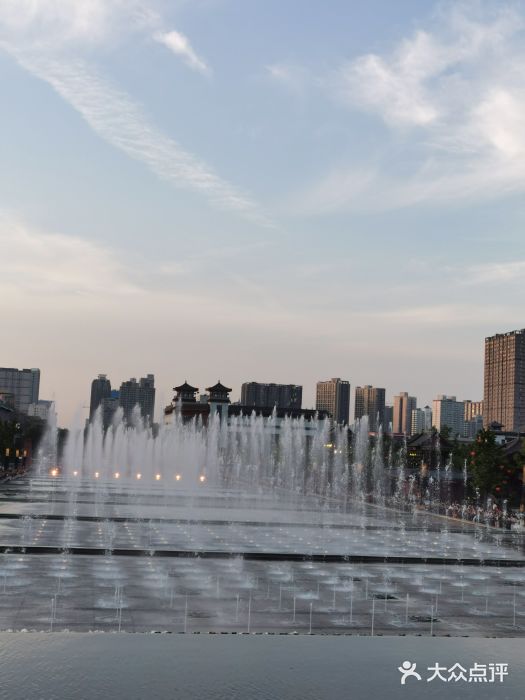 大雁塔北广场音乐喷泉图片