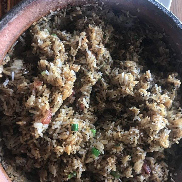 驴血腊味饭 ￥ 36