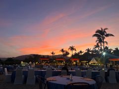 -亚龙湾希尔顿自助餐厅·海鲜·烧烤·沙滩BBQ·现场乐队