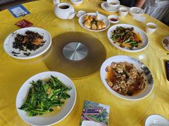 -鲤鱼塘农家山庄