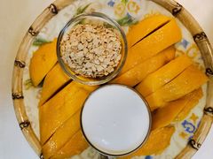 -志龙皇冠吃货椰子铺