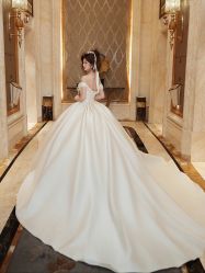 -艾米丽婚纱礼服