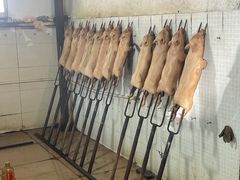 -黄记四更烤乳猪店