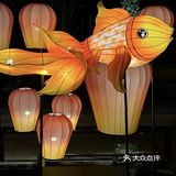 和风灯笼点亮夜晚