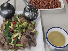 -墨脱石锅椰子鸡•香草鸭•东山羊(大东海店)