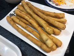 茴香小油条-两三事小郡肝串串香火锅(桂庙店)