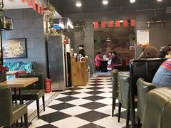 -愉肴麻辣香锅(中山路店)