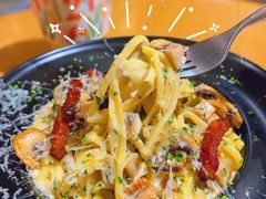 奶油培根意面-HELLO 27 意面·沙拉·帕尼尼