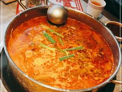 -野山舂·贵州现舂酸汤牛肉(民生路店)
