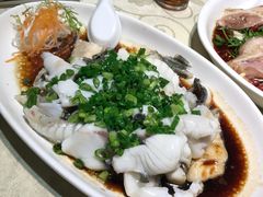 葱油淋罗非鱼-原汁原味农家菜·经典粤菜(江燕南路店)