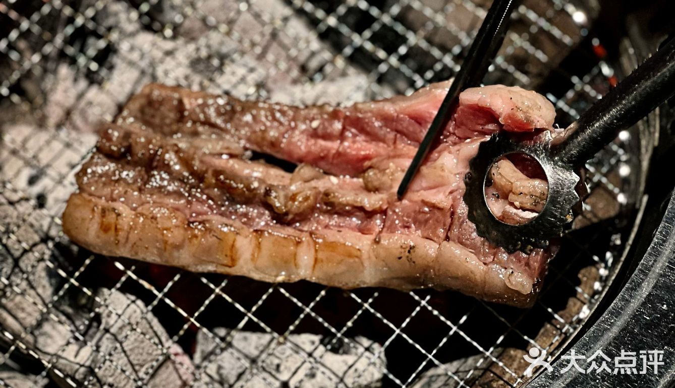 壁炉烤肉 | 16 Wagyu Salon 和牛烧肉专门店