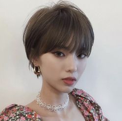 -变画·发型STUDIO