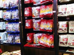 面包甜点陈列柜-黑色经典臭豆腐·长沙鲜食商店(坡子街店)