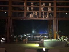 -亚龙湾喜来登·美景台大堂吧