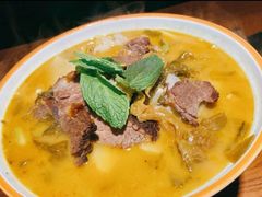 酸菜煮干巴-敏珠拉姆藏餐·南京厨房(富春江东街店)