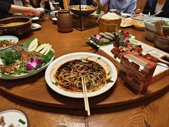 -老滇山寨•云南特色菜•地方菜•民族风情歌舞表演(金碧店)