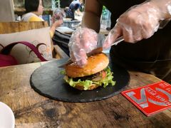 -HIGH FIVE哈福手工汉堡(桂林路店)