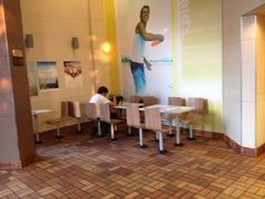 用餐区-麦当劳(中山路店)