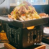 到处都是高级『黑』➕『金』的『烤🥩店』