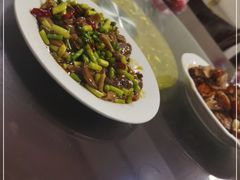-余杨鸭鸭餐厅