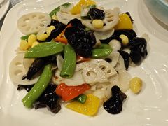 荷塘月色-巴扎美食·新疆菜·西域歌舞表演餐厅(新疆大厦店)