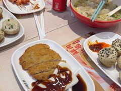 -小杨生煎(金山百联购物中心3楼店)