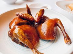 玻璃皮烤乳鸽-富力丽思卡尔顿酒店·丽轩中餐厅