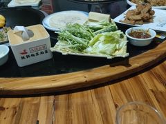 -人民公社铁锅炖·东北菜(卫国道店)