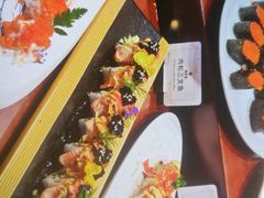 -雍容荟帝王蟹活龙虾展台自助(IFS黑金店)