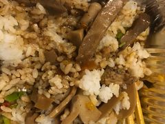 黑椒鸡柳菌菇浇饭-网易食堂