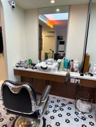 -理昂男士理发店 Barber shop
