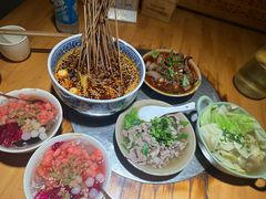 -大众跷脚牛肉馆·非遗传承单位(峨眉山店)