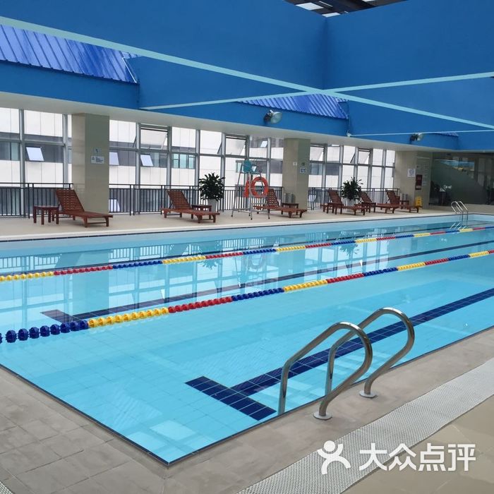 奇迹健身恒温游泳馆
