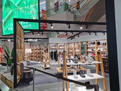 -UGG(燕莎奥特莱斯购物中心店)