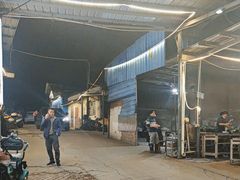 -红旗山庄(圭峰山店)