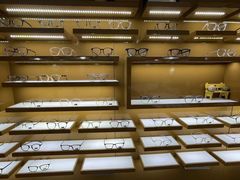 -罗伯特眼镜·蔡司官方授权(罗湖国贸店)