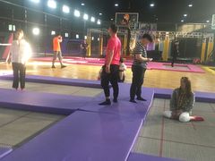 -嘿哟动霸CHUA·新潮玩运动娱乐中心·蹦床滑冰团建乐园