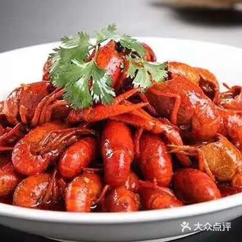 在广东人的餐桌上永远都会有白切鸡的身影 鸡肉皮爽肉滑