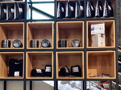 面包甜点陈列柜-GOTLOT COFFEE&KITCHEN角落厨房NOOK店