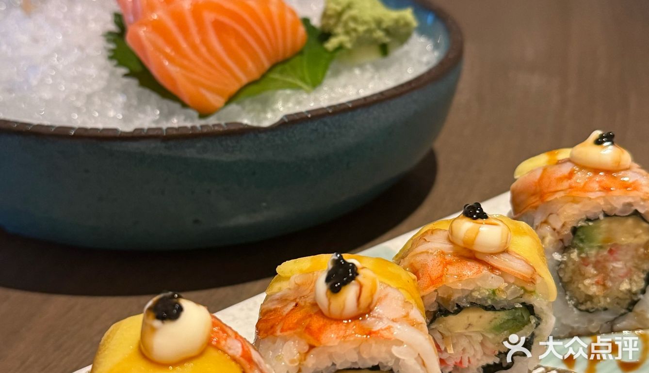 这一口鹅肝芒果寿司实在太美味惹🍣山葵家💛