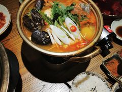 海鲜豆腐汤-泥炉烧肉师(新街口金銮巷店)