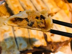 -阿洪锅贴王(小吃城店)