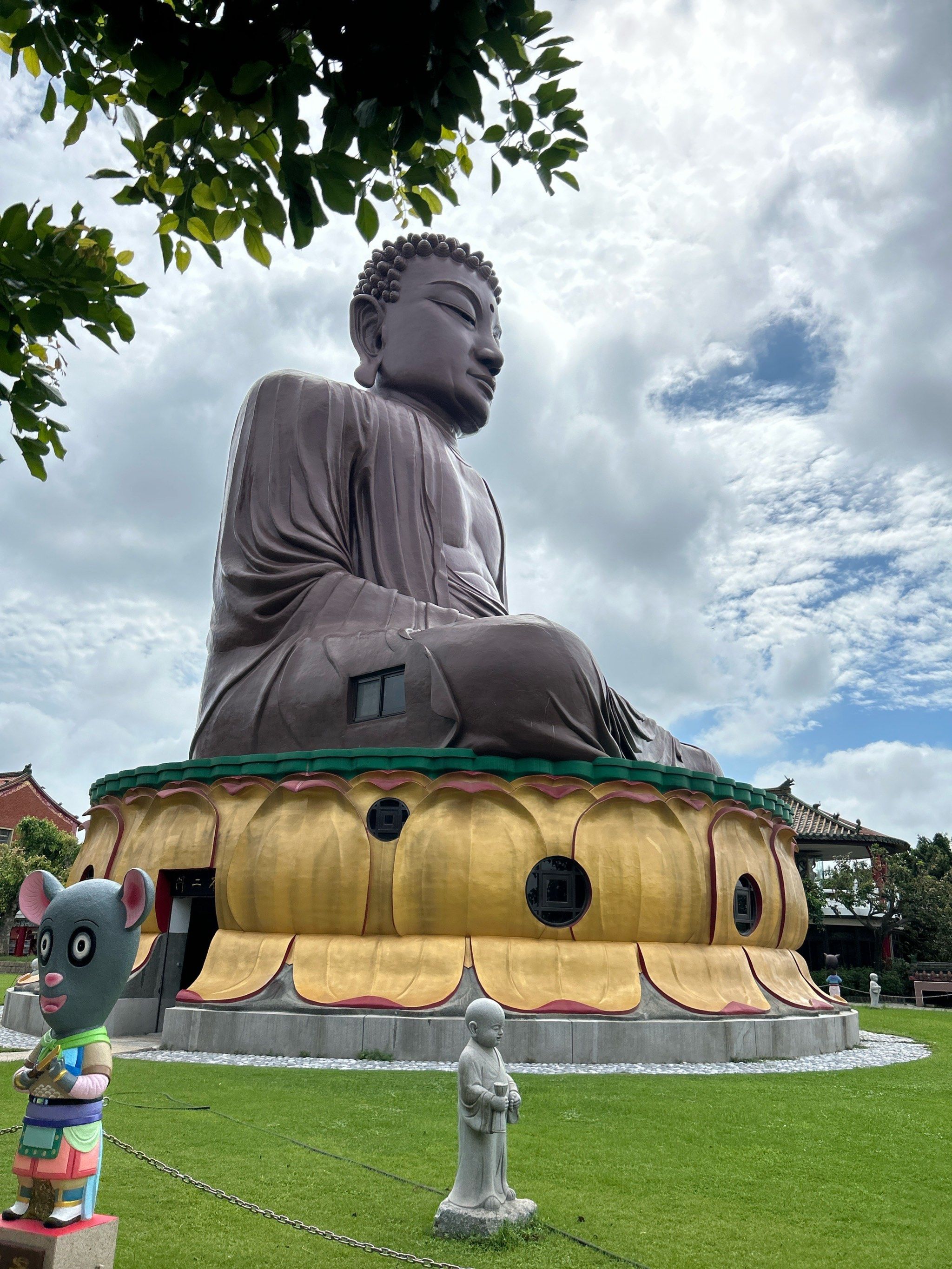 0元玩转这座城
台灣的大佛
在廣大的廣場
看著他心裡就有安慰