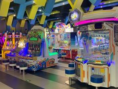 -反斗乐园π·电玩·高空拓展·蹦床(龙华天虹店)