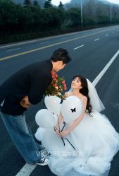 -雪中彩影婚纱摄影·微光艺术中心