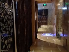 -裕龙汤泉