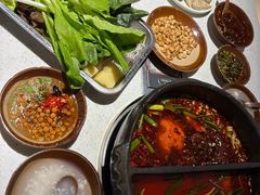 -贵府酸汤牛肉火锅·贵州老字号(飞山街店)