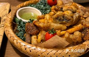 Dai-Style Fragrant Fried Mushrooms