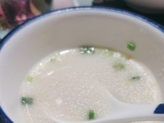 -尚尚仙·酸汤猪手·猪肚鸡火锅(华联万柳购物中心店)