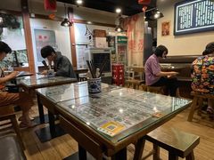 大堂-双燕楼·手工馄饨·汤面小吃(世纪汇店)